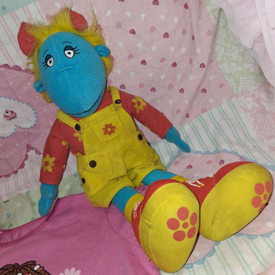 Tweenies Girls Vintage Bundle – M&S Pyjamas, Fizz & Bella Plush + BNIP Hair Ties – 2000s