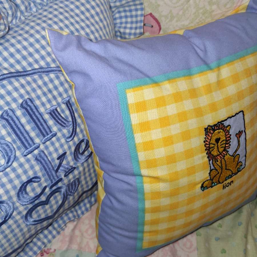 2003 Bang On The Door Lion Mini Cushion – Animal Range – BNWT